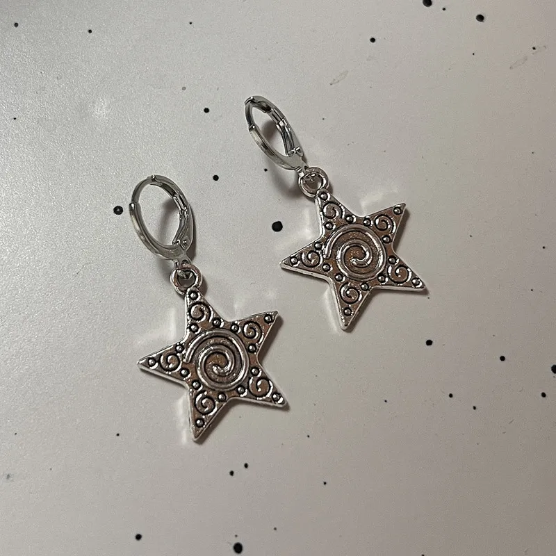 Women'S Emo Accessories - Pendiente con colgante de estrella de